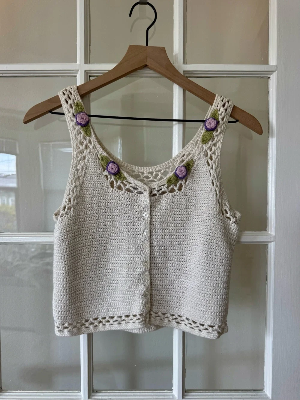 Newport News Vintage Cream Crochet Tank Top with Purple Flowers Summer Cottage - Picture 5 of 8